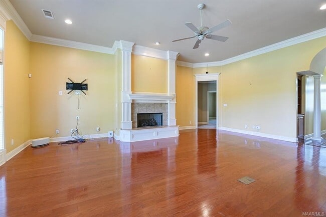 Building Photo - 8318 Chadburn Way