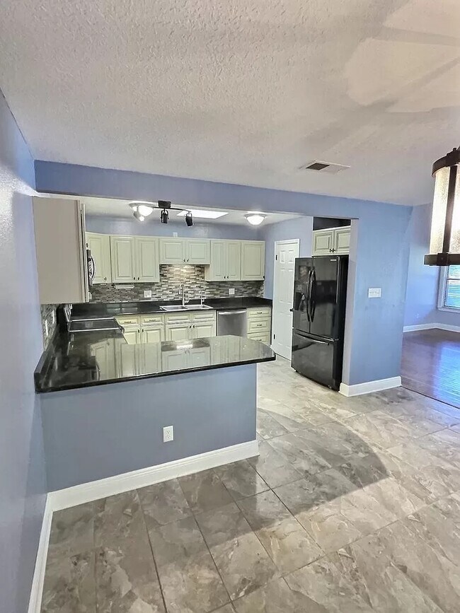 Building Photo - 118 Linnet Dr