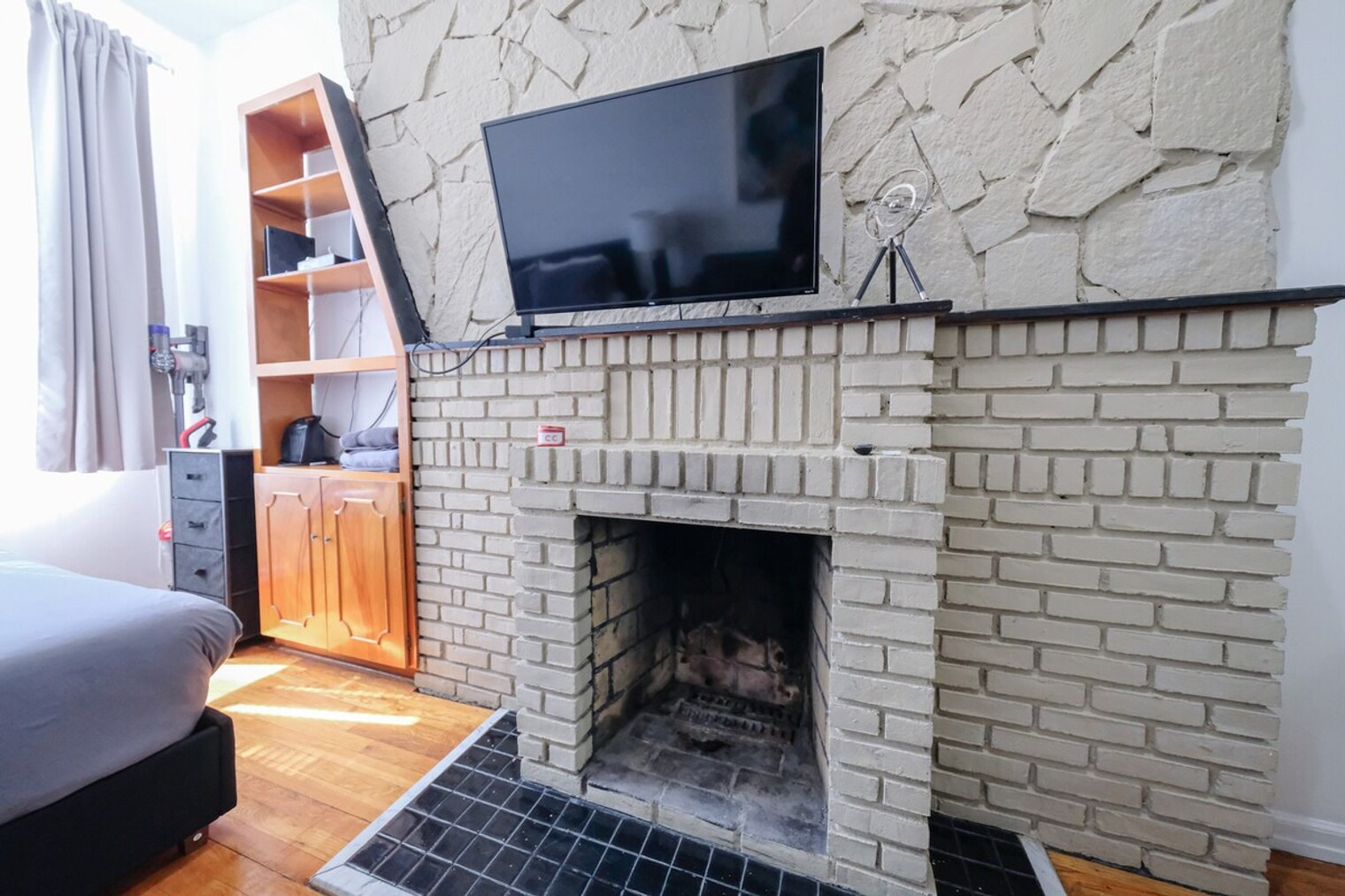 Building Photo - 32 W 86th St