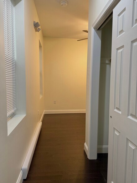 Building Photo - 47 Charter St