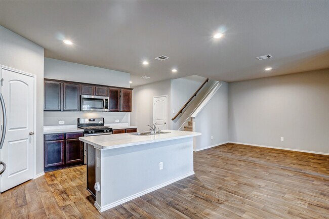 Building Photo - 21323 Pne Ml Dr