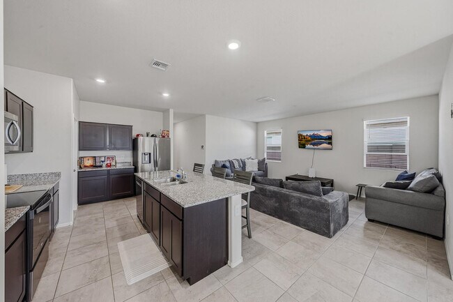 Building Photo - 25285 N 185th Ave