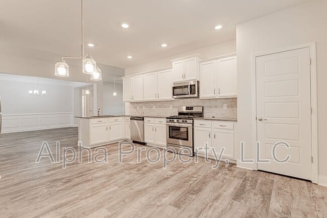 Building Photo - 504 Flying Squirrel Wy