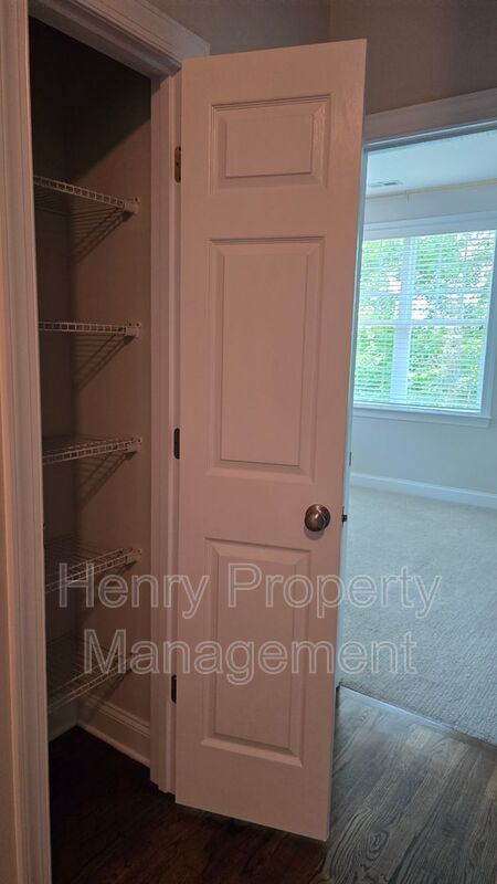 Building Photo - 1531 Yarborough Park Dr