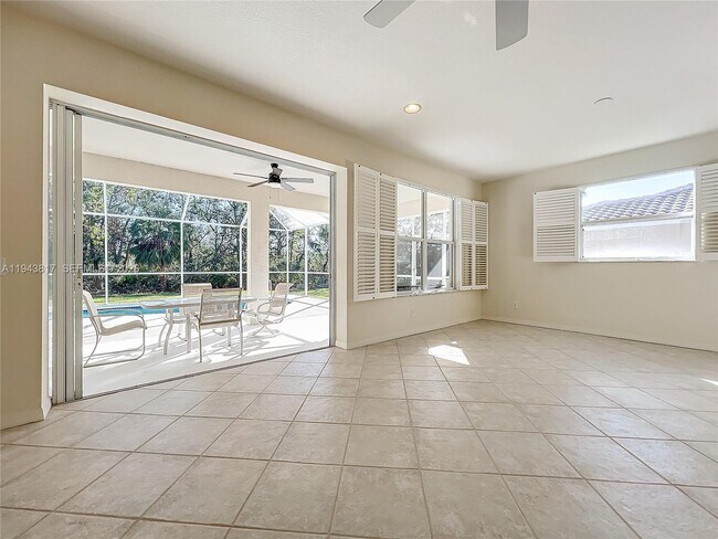 Building Photo - 4874 Sabal Lake Cir