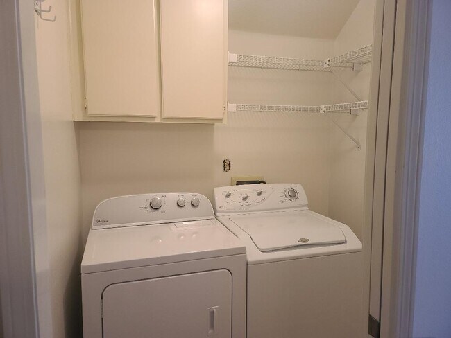 Building Photo - 1029 Amberton Ln