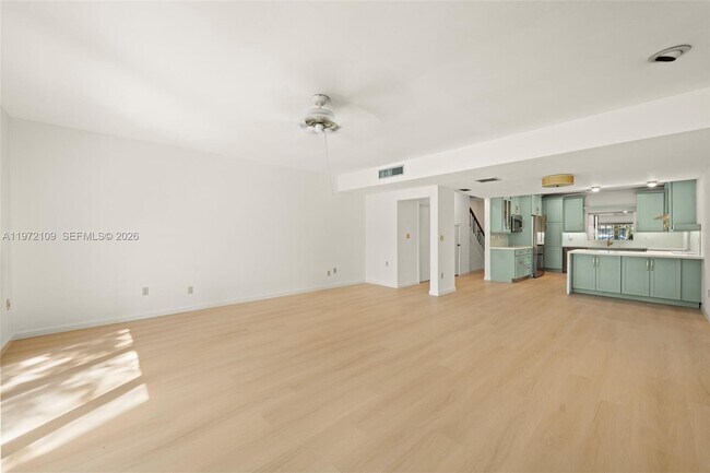 Building Photo - 9002 SW 62nd Terrace