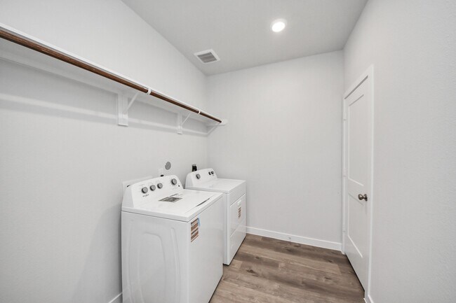 Building Photo - 32939 Silver Mdw Wy