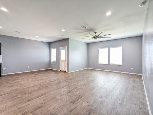 Building Photo - 14541 Montclair Way