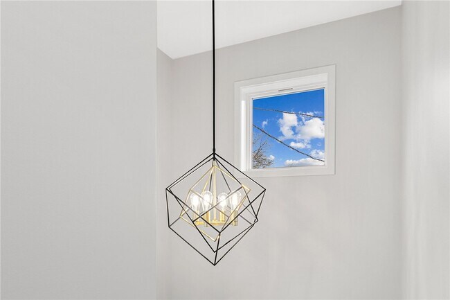 Building Photo - 169 S Union St