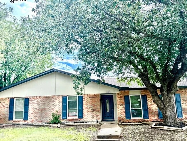 Building Photo - 5024 Middleton Cir