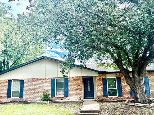 Building Photo - 5024 Middleton Cir