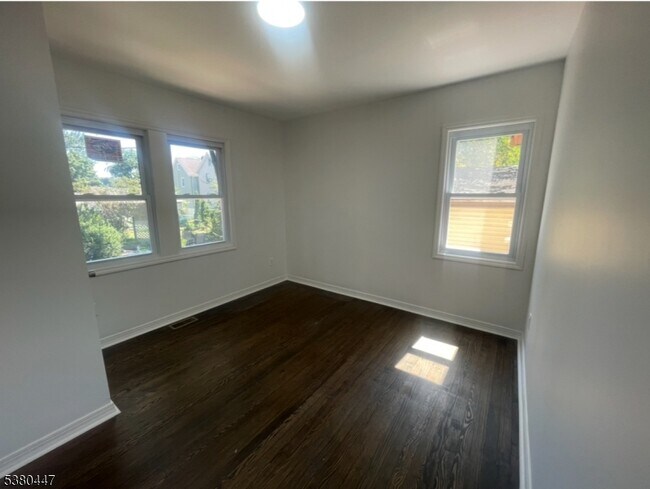 Building Photo - 298 Farrant Terrace