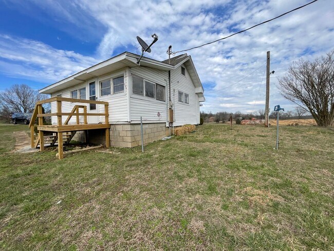 Building Photo - 555 Hopewell Rd