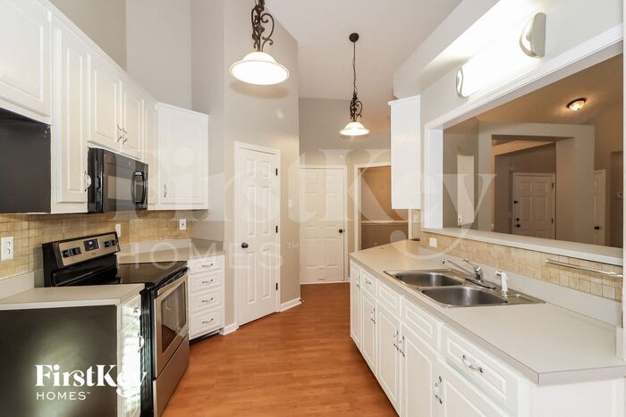 Building Photo - 812 Kendall Park Dr