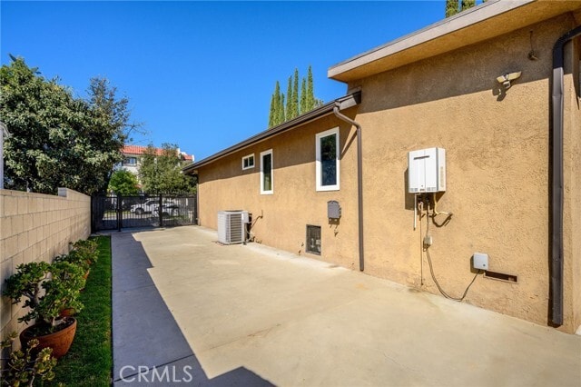 Building Photo - 1016 Linden Ave