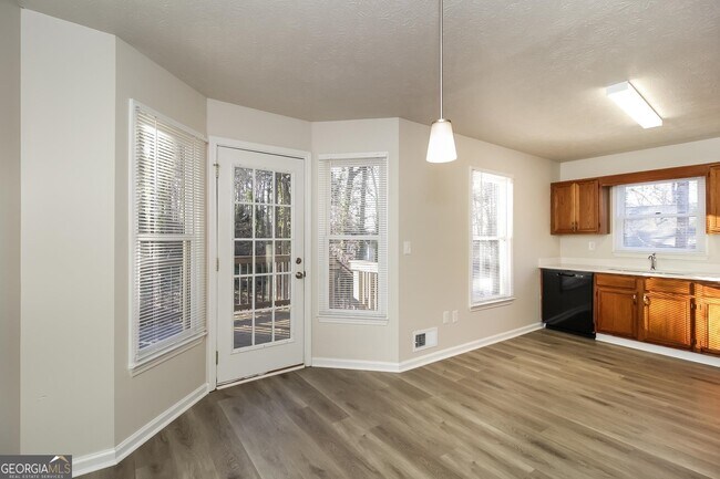 Building Photo - 413 Oak Landing Dr