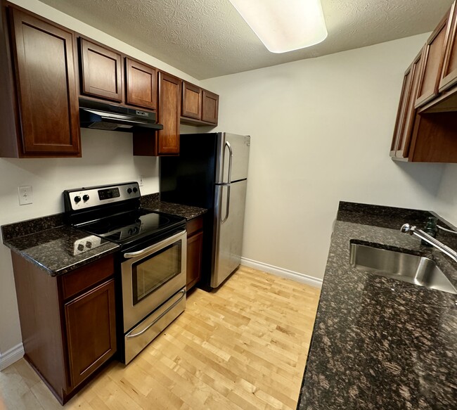 Kitchen - 705 Randolph St