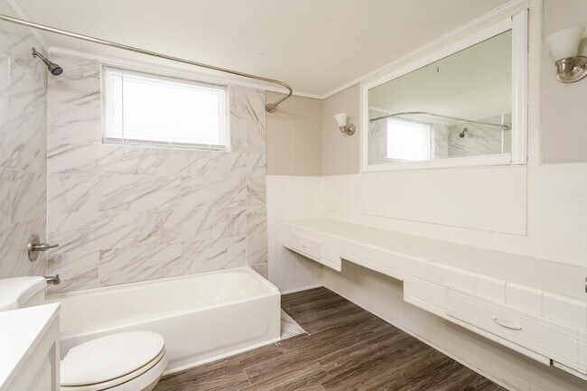 Building Photo - 1014 Arbor Dr