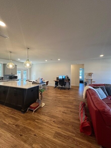 Building Photo - 4819 Whitewood Rd