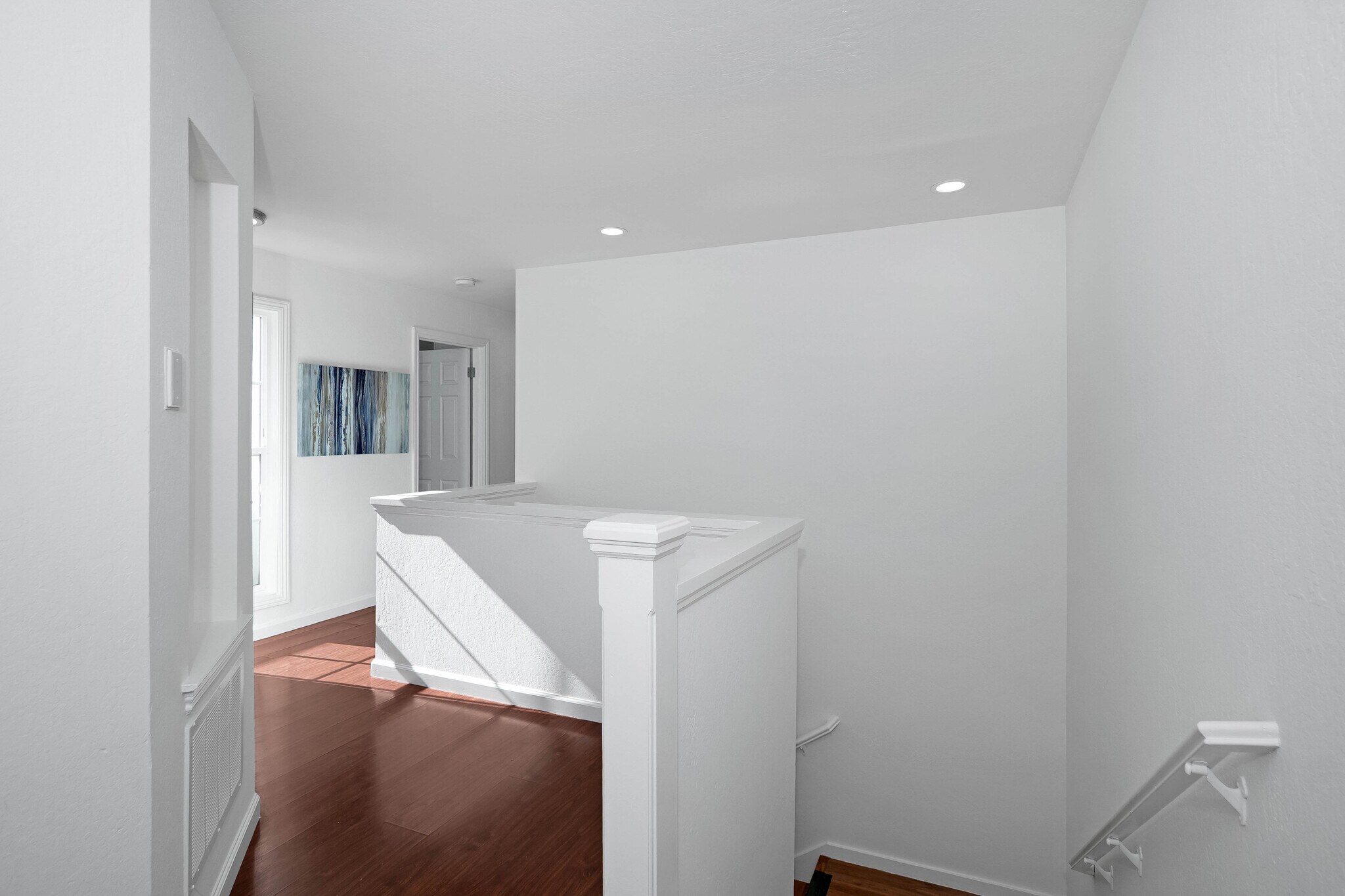 Building Photo - 584 Hillside Blvd