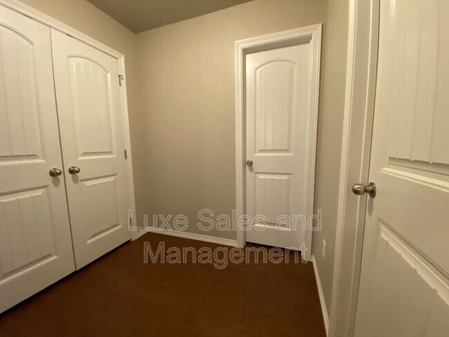 Building Photo - 2116 Buena Vida Ln