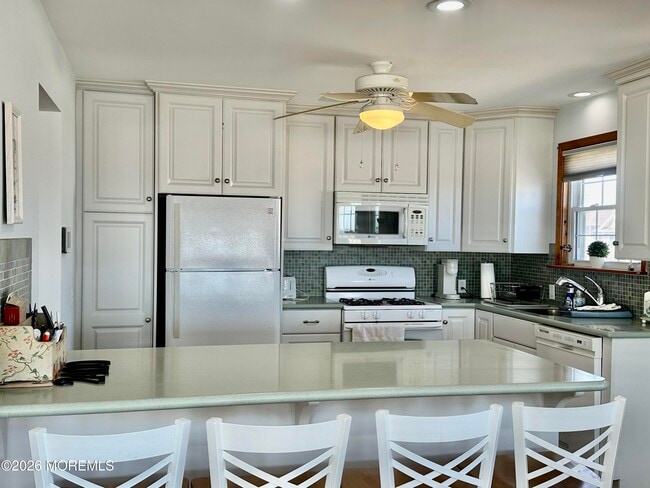 Building Photo - 2400 Oceanfront