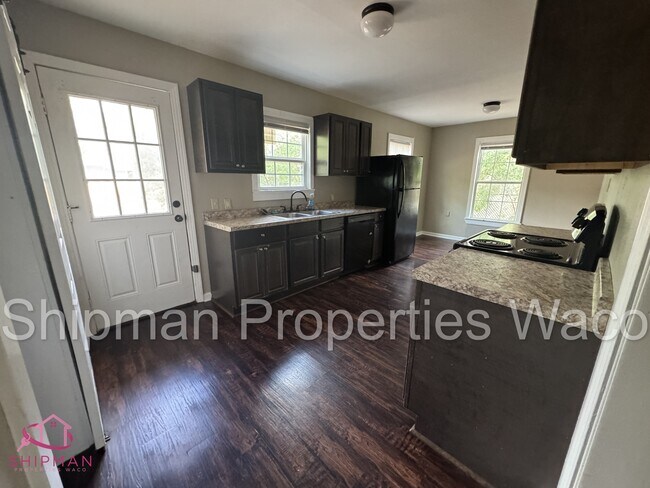 Building Photo - 3125 Reuter Ave