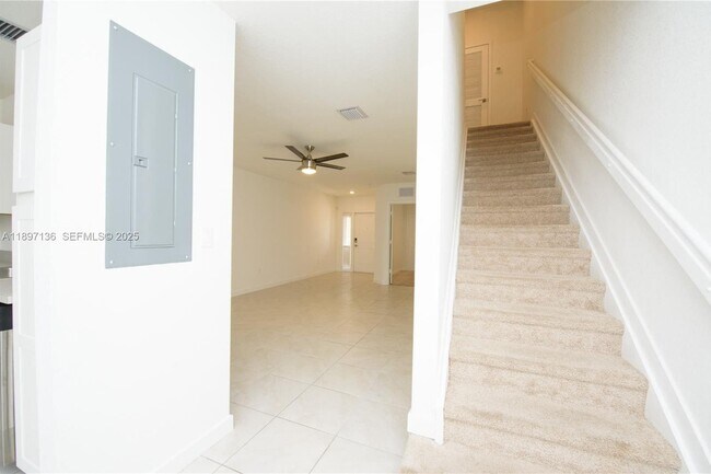 Building Photo - 449 NE 4th Terrace