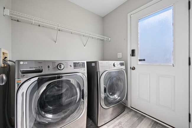 Building Photo - 3947 Buckhill Dr