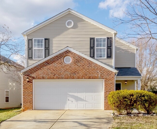 Building Photo - 2826 Skybrook Ln