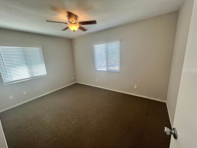 Building Photo - 6565 Mojave Ave