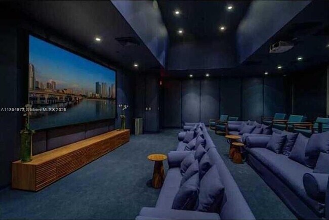 Building Photo - 1300 Brickell Bay Dr