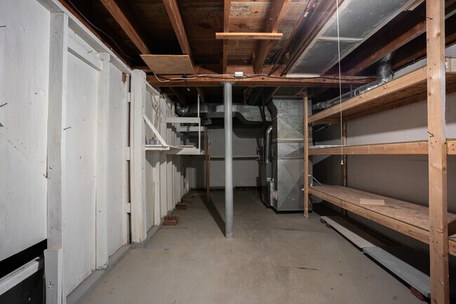Building Photo - 218 Bramton Rd