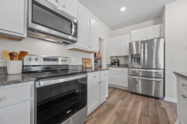 Building Photo - 322 Royal Eagle Ct