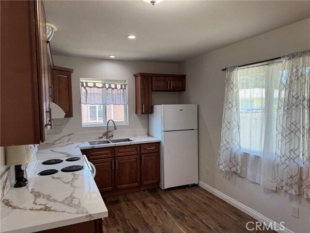 Building Photo - 3298 N Arrowhead Ave