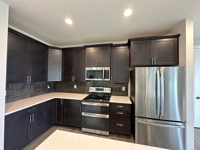 Building Photo - Cda Home Located In The Trails