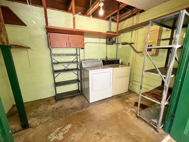 Building Photo - Pet Friendly 3BR/2BA NW Gainesville Home - Available mid-July!