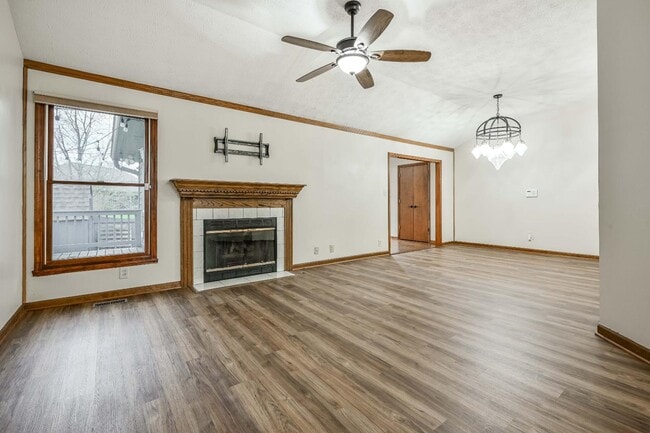 Building Photo - 1108 Redwood Dr