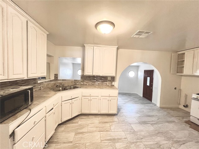 Building Photo - 1263 Lomita Rd