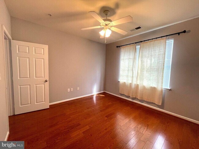 Building Photo - 12124 Garden Ridge Ln