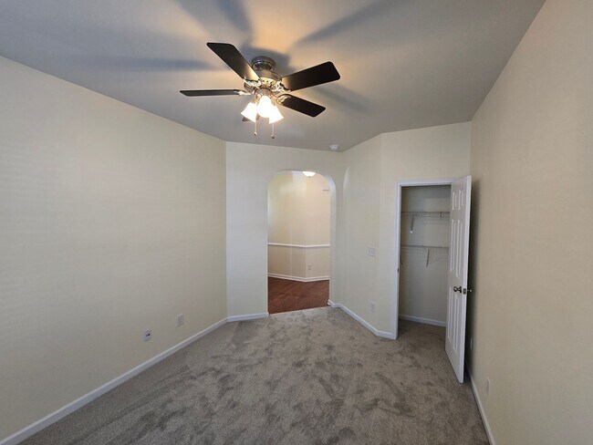 Building Photo - Bright & Beautiful Carriage House with Flexible 4-Bedroom Layout!