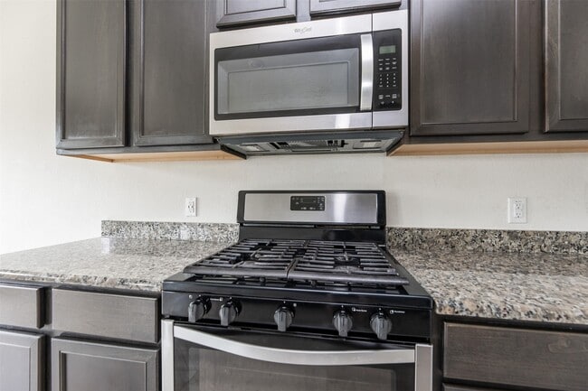 Building Photo - 541 Amberwood Pk Dr