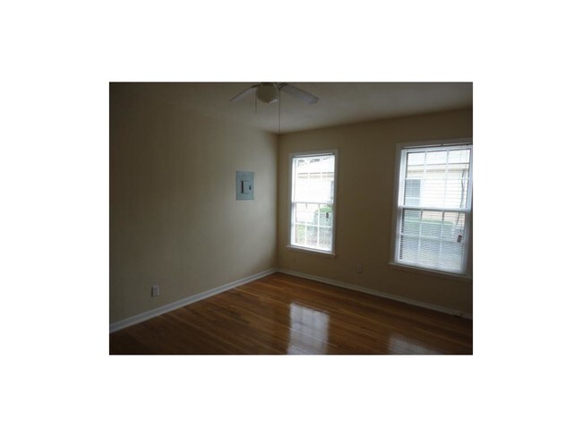 Building Photo - 219 Merritt St