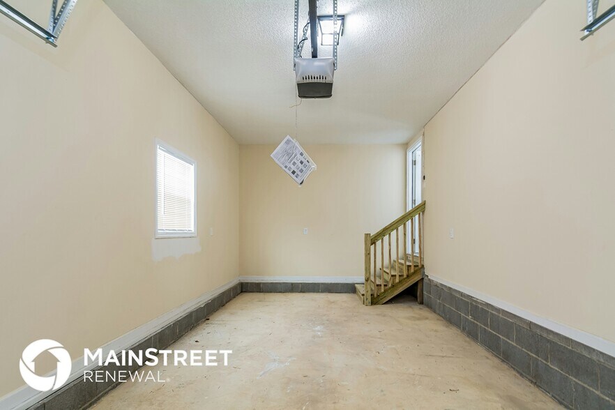 Building Photo - 10 Katz Ln