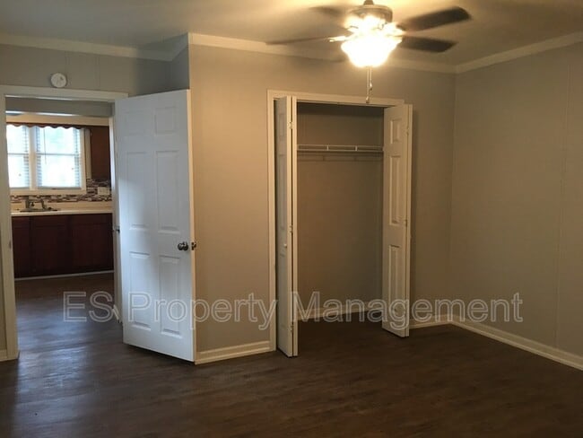 Building Photo - 447 E Jefferson St