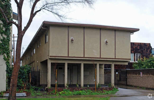 Primary Photo - 2823 U St