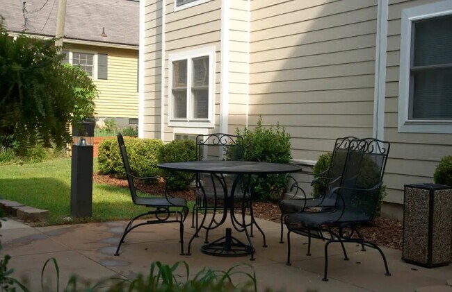 Building Photo - 101 S Columbia St