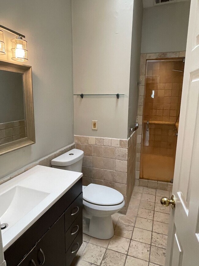 Building Photo - Candler Park Townhouse, Steps from Candler...