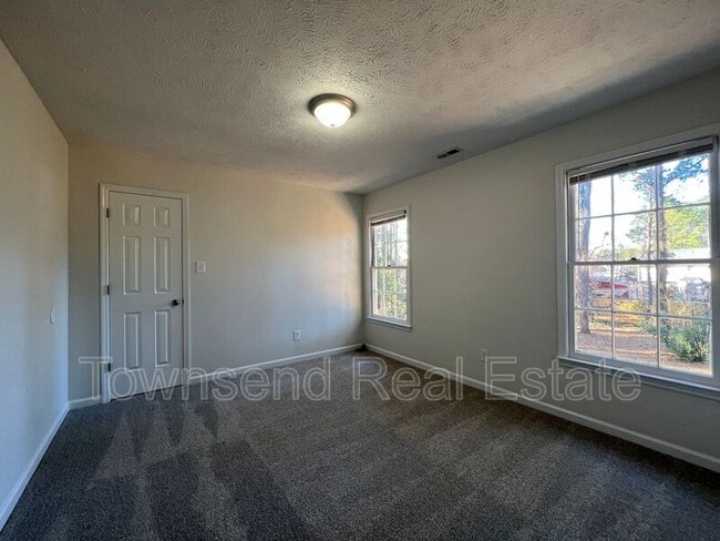 Building Photo - 1950 Merrimac Dr